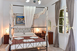 Bedroom at Giannakas studios in Sifnos