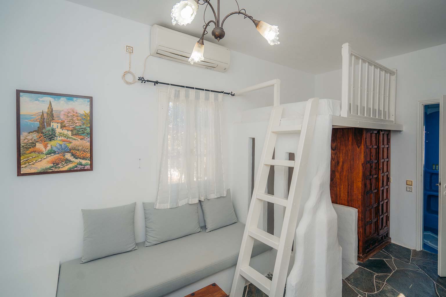 Δίχωρο studio για έως 5 άτομα στα Giannakas Studios